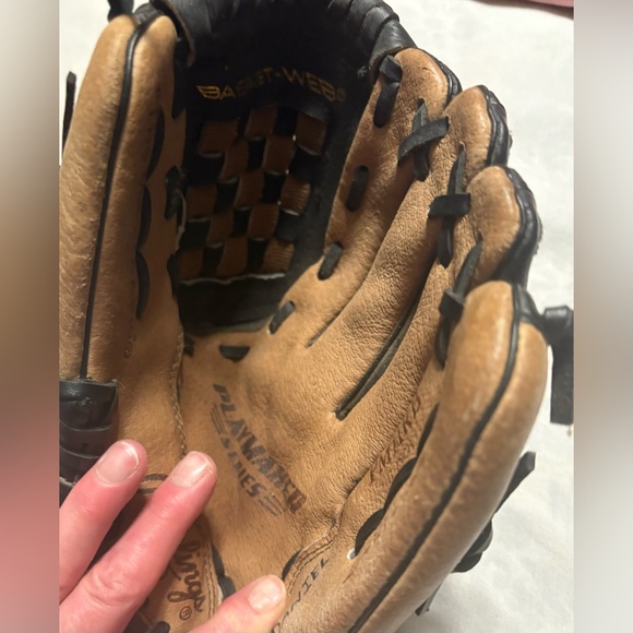 Rawlings Classic Tan and Black Glove - Picture 2 of 7
